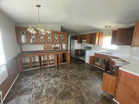 3rd image of 1015 Sandpit Rd #36