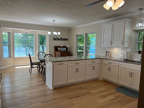 5th image of 1834 Lee Road 348