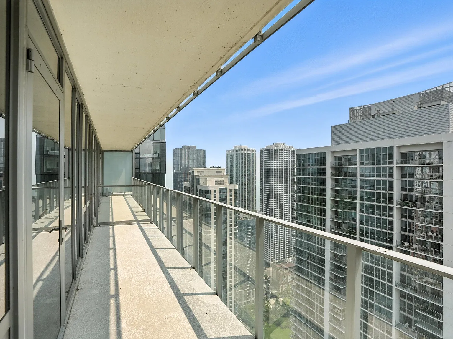 Spacious Lakeshore East 1 Bedroom Convertible - On The River — Photo 4