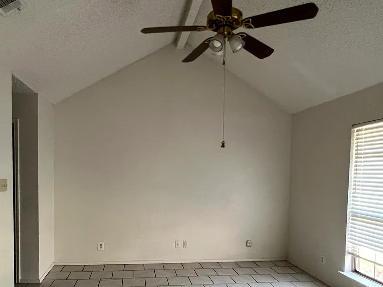 812 Cornfield Dr — Photo 24