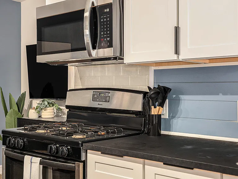37 Gold Ave NW #1 — Photo 6