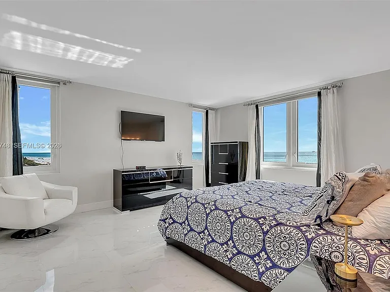 2301 Collins Ave #810 — Photo 11