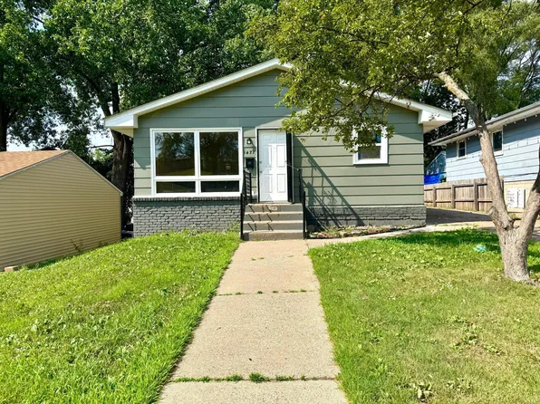 1477 6th St E, Saint Paul, MN 55106