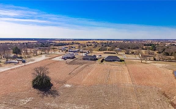 3rd image of 26012 Fm Road 429