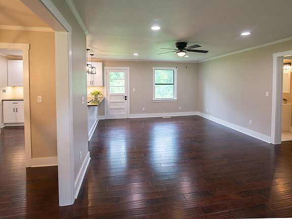 4th image of 9219 Brett Ln