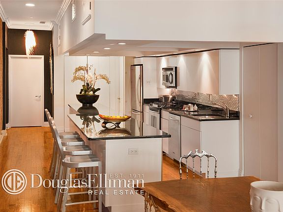 4th image of 25 Murray St APT 4E