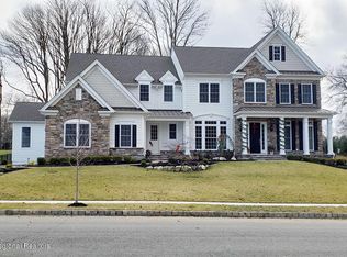 Middletown Lincroft Rd, Lincroft, NJ 07738