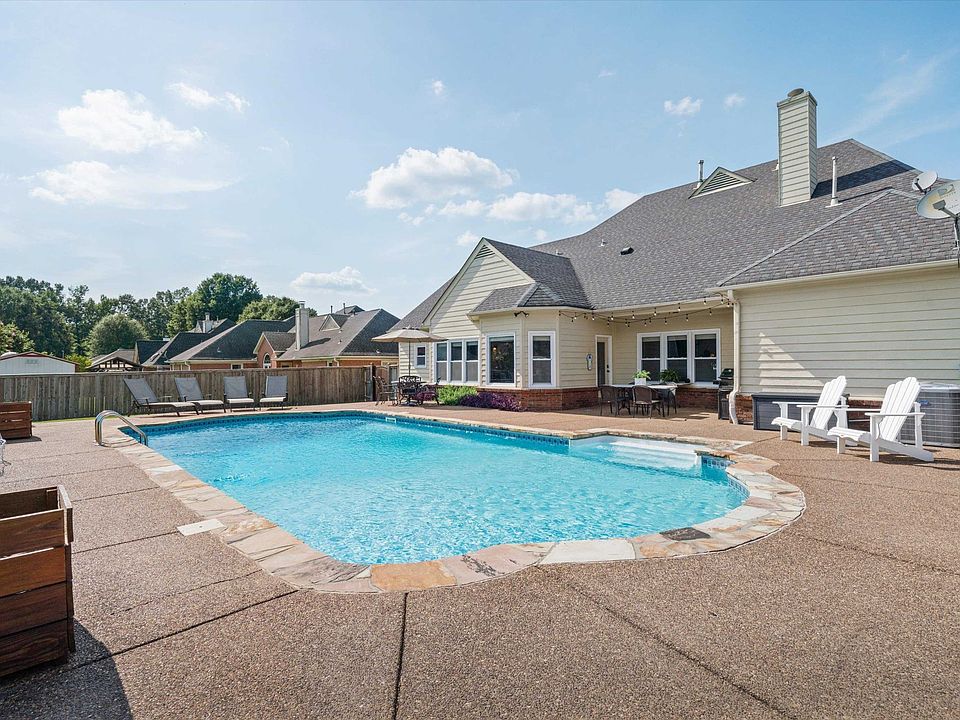 1st image of 545 Alexandria Dr