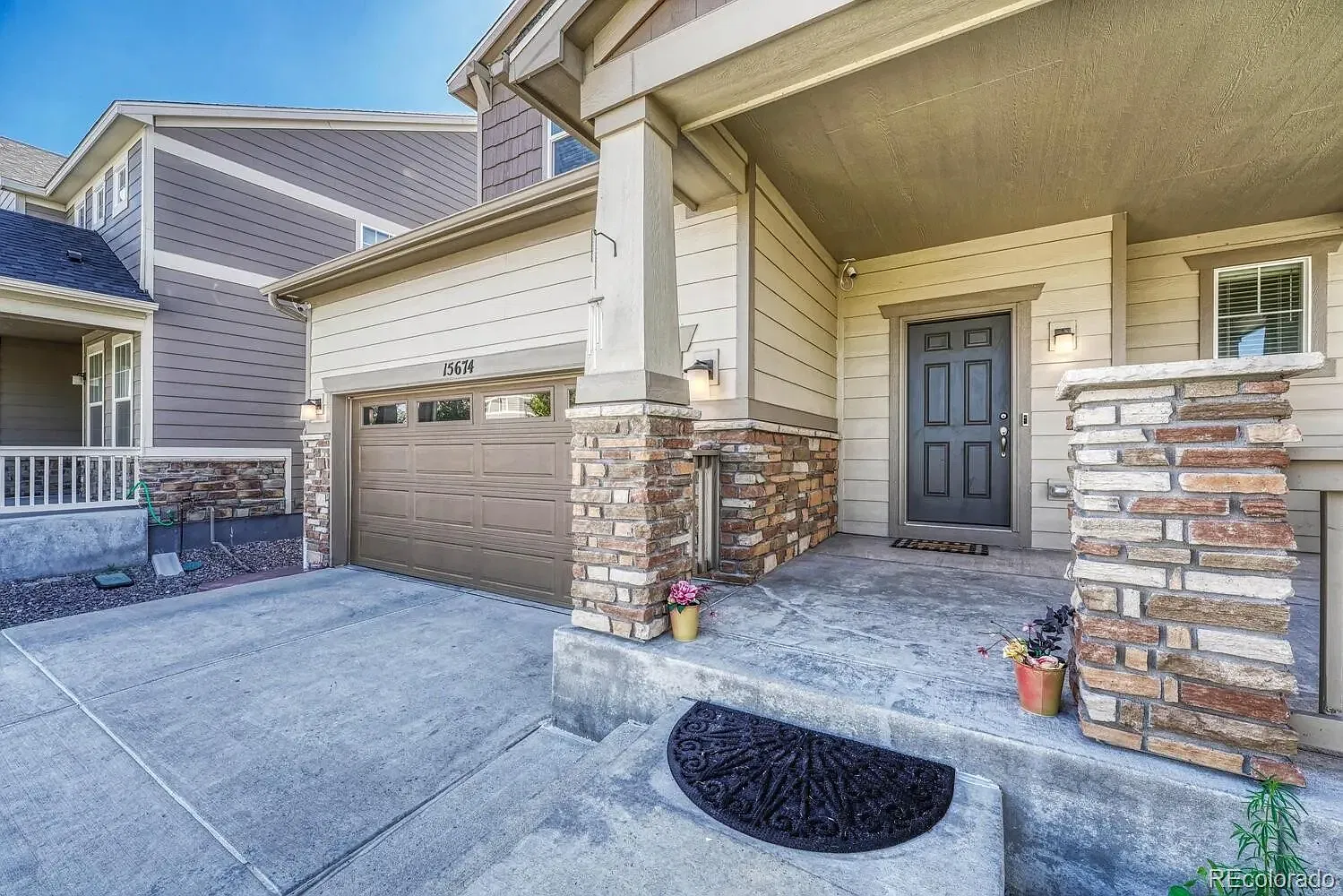3 bed, 3.5 bath, 2700 sqft, $3,200 — Photo 3