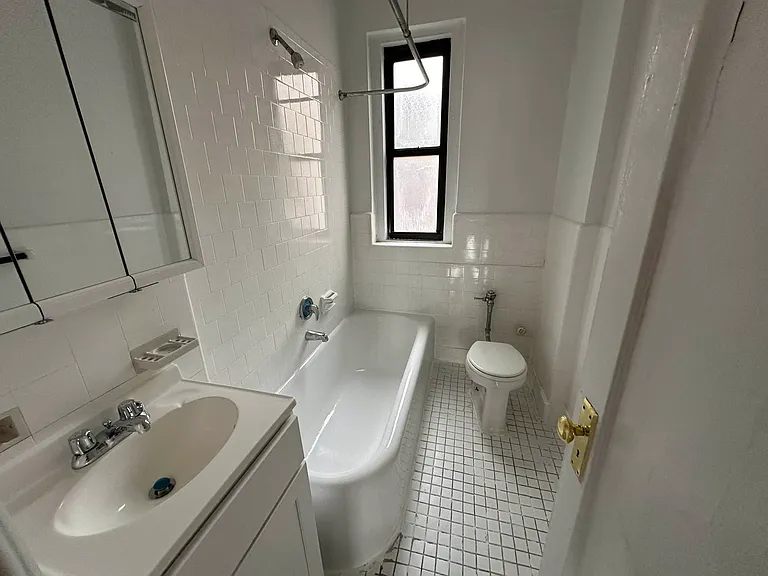 147 W 230th St #4B — Photo 4