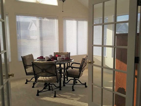 4th image of 1301 St Andrews Cir