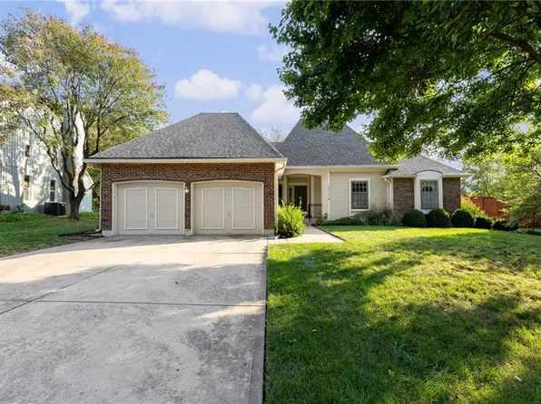 8712 W 113th St, Overland Park, KS 66210