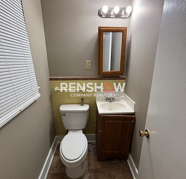 1817 Baldwin Ave — Photo 3