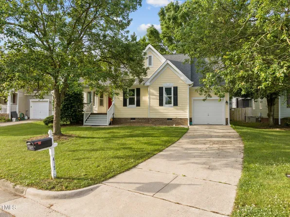417 Mountain Lake Dr, Raleigh, NC 27610