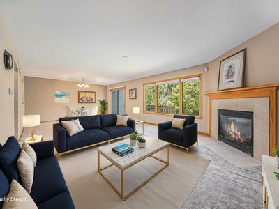 555 Sycamore Cir, Saline, MI, 48176