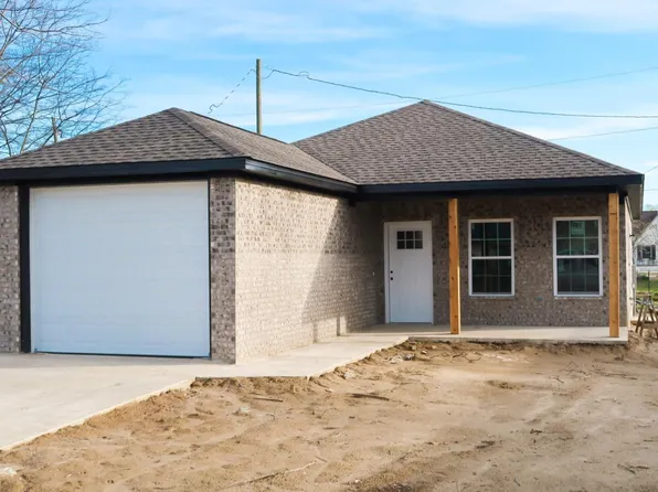 615 Maple St, Trumann, AR 72472