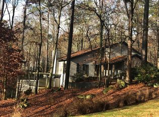 335 Springlake Ter, Roswell, GA 30076