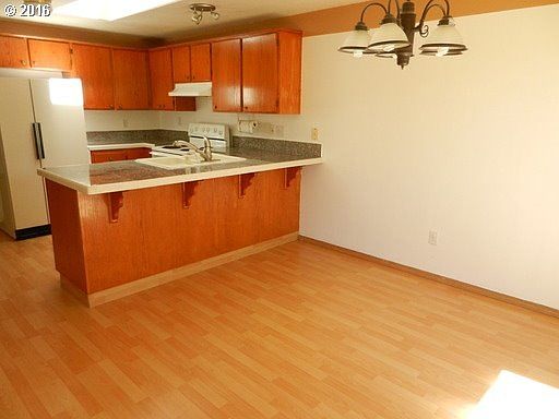 5th image of 7412 NE 87th Cir