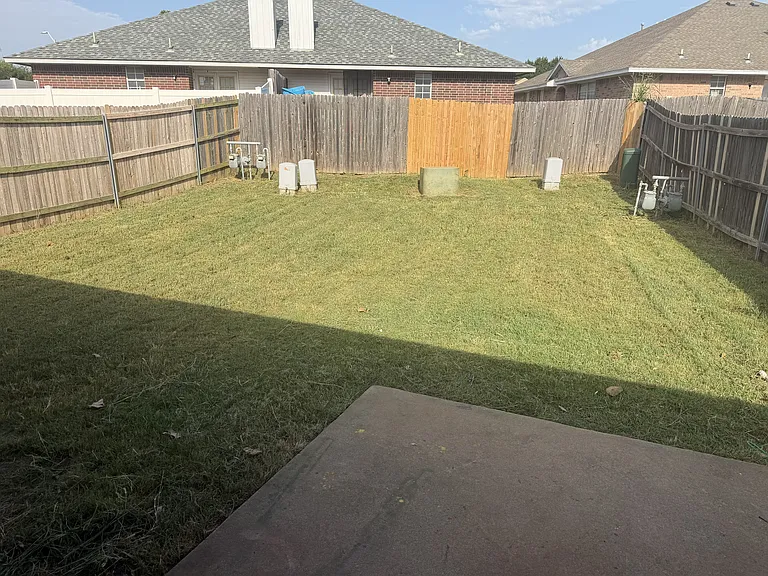2424 N Keller Dr — Photo 9