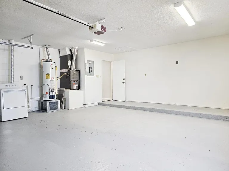 12112 Rotuma St — Photo 33