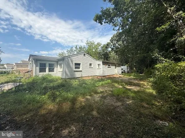 728 Prince Ave, Williamstown, NJ 08094
