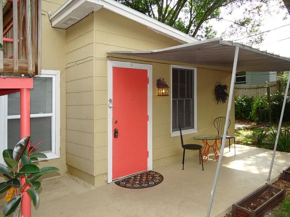 Secluded entrance and porch