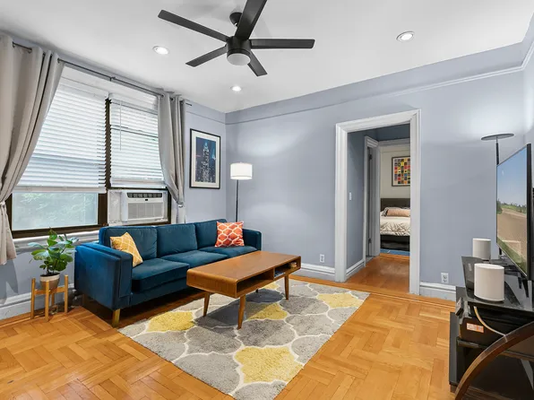 345 East 77th Street 3F image 1 of 5