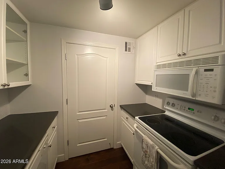 1701 E Colter St #471 — Photo 6