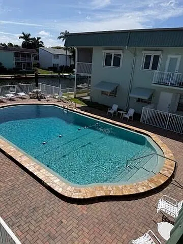 2 bed, 2.0 bath, 962 sqft, $2,300 — Photo 3