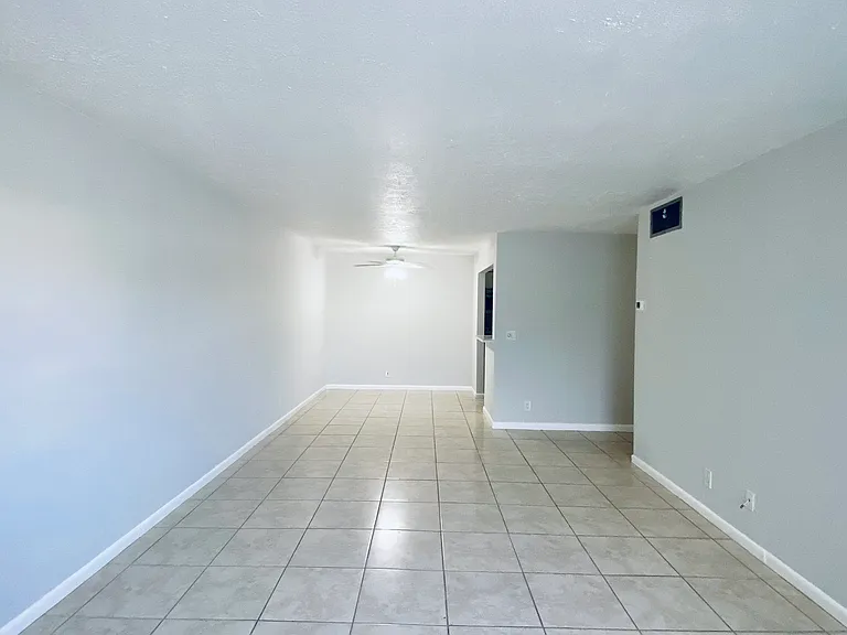 125 Shore Ct #107A — Photo 18