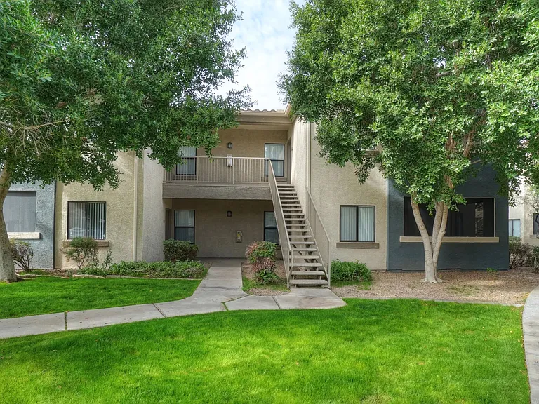 Welcome to your new apartment home at Luxe 1930 Apartments in Mesa, Arizona, a vibrant, well-manicured community.