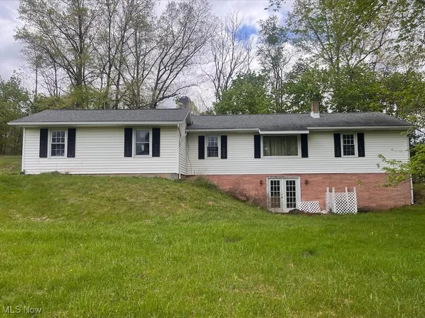 3572 Pennsylvania Ave NE, Mineral City, OH 44656
