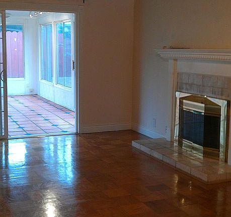 4th image of 43387 Montrose Ave