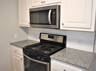 1255 E County Line Rd E #8, Jackson, MS 39211