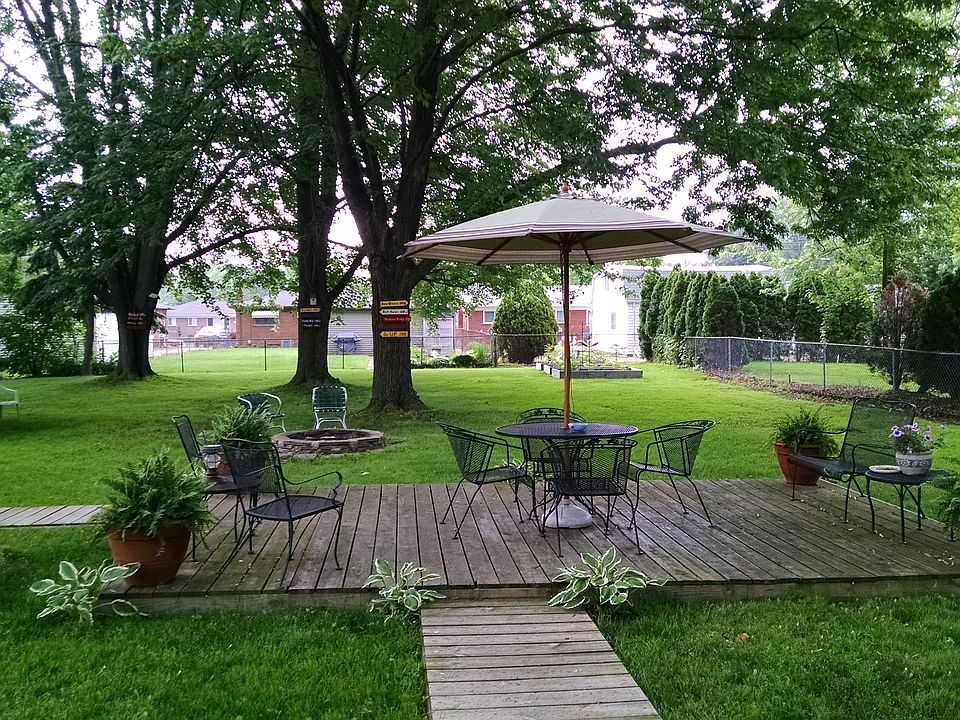 2nd image of 30012 Oakgrove St