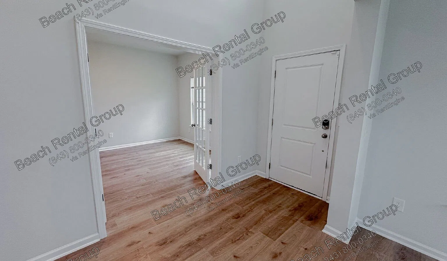 5 bed, 3.5 bath, 2800 sqft, $3,050 — Photo 2