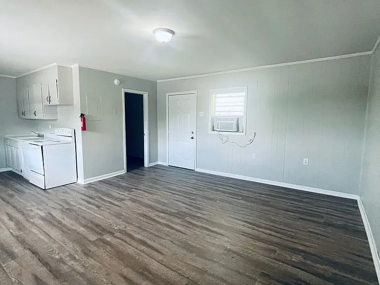 Studio Apartment Near Downtown Lewisburg MoveIn Special Available — Photo 3