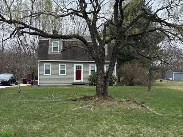 11 Rocco Dr, Blackstone, MA 01504