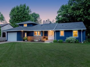 39 Hilltop Ln, Saint Paul, MN 55116