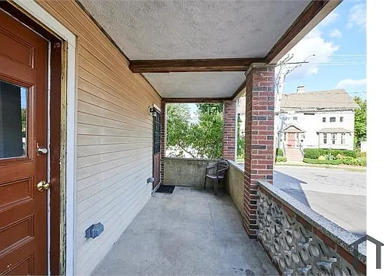 3 bed, 1179 sqft, $3,000 — Photo 3