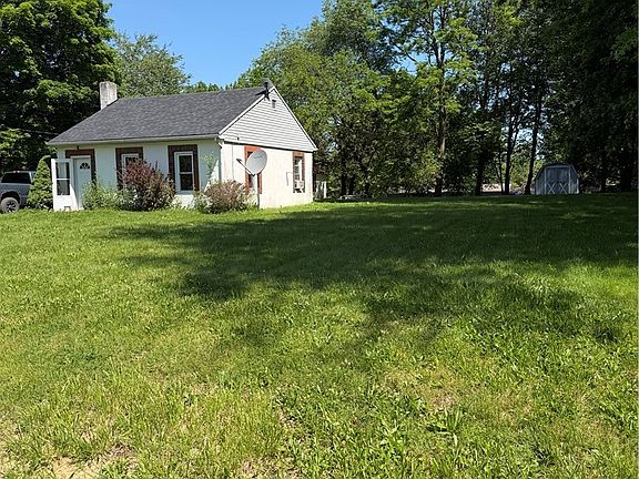 2nd image of 465 2nd St SW