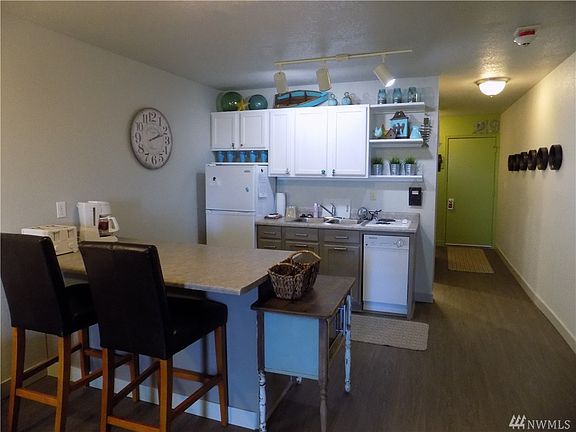 2nd image of 304 14th St NW #219