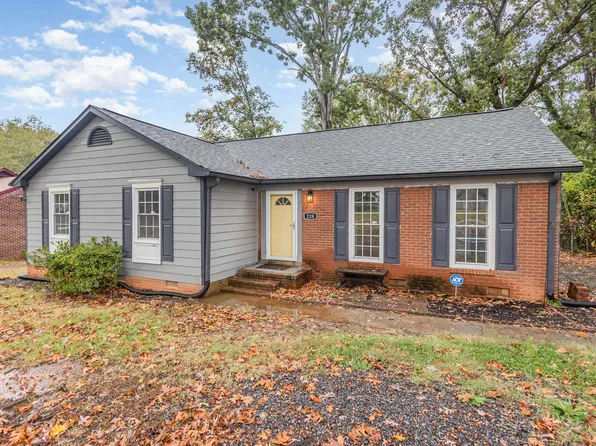 220 Willow Oaks Dr, Spartanburg, SC 29301