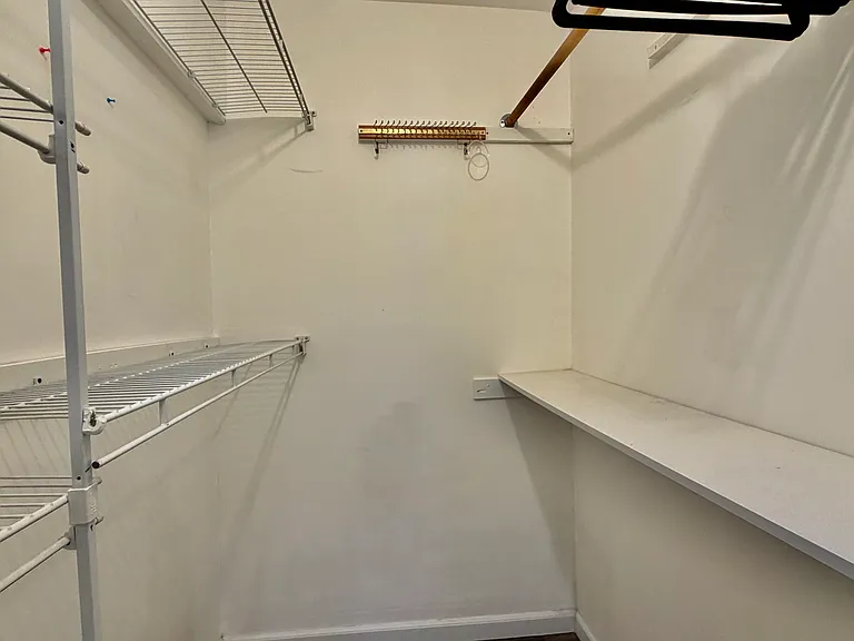 6917 Little Neck Pkwy #1 — Photo 10