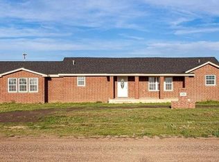 628 N Sunset Ave, Floydada, TX 79235