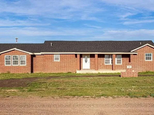 628 N Sunset Ave, Floydada, TX 79235