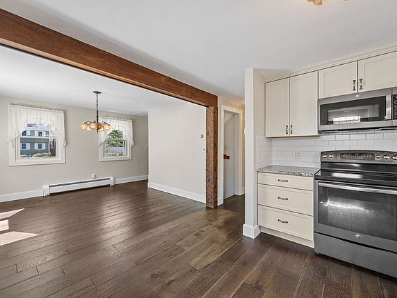 3rd image of 57 Dorothy Dr