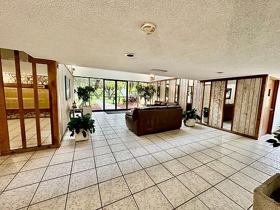 5th image of 210 Lakeview Dr APT 104