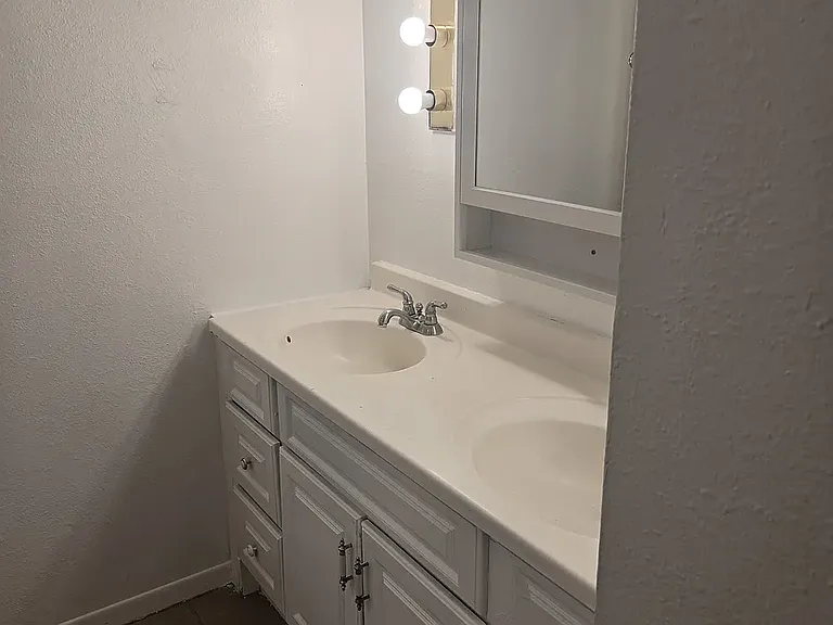 5122 N 22nd Ave #12 — Photo 7