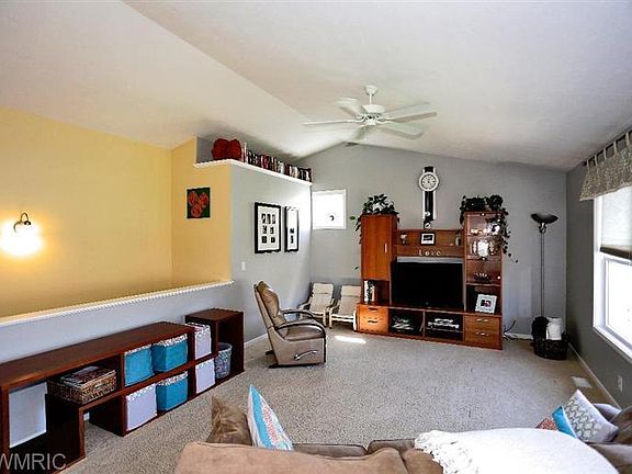 2nd image of 3955 Spruce Ln